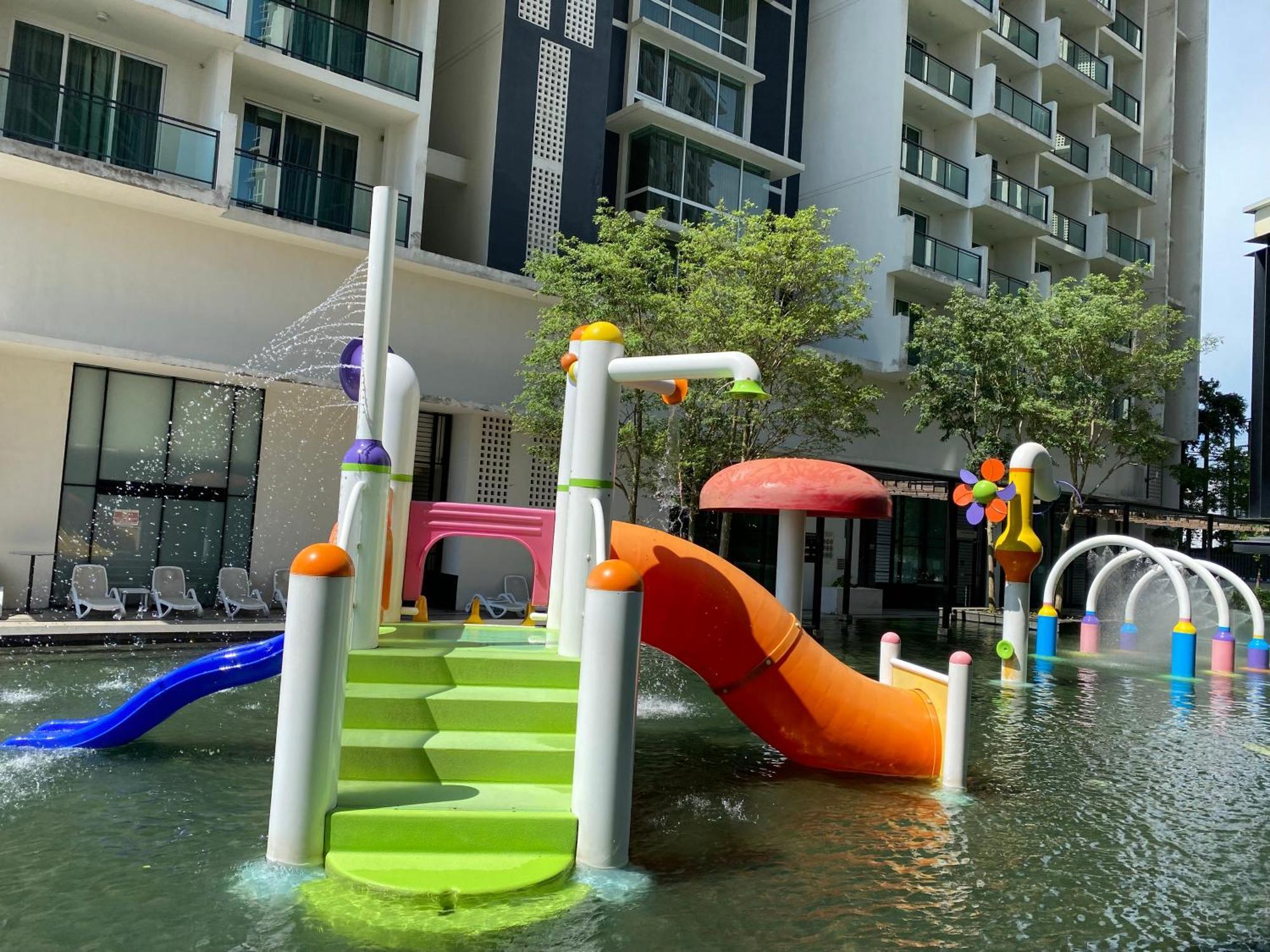 The Shore Residences I Free Wifi Near Jonker *